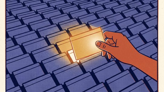 Main insérant carte lumineuse dans surface bleue